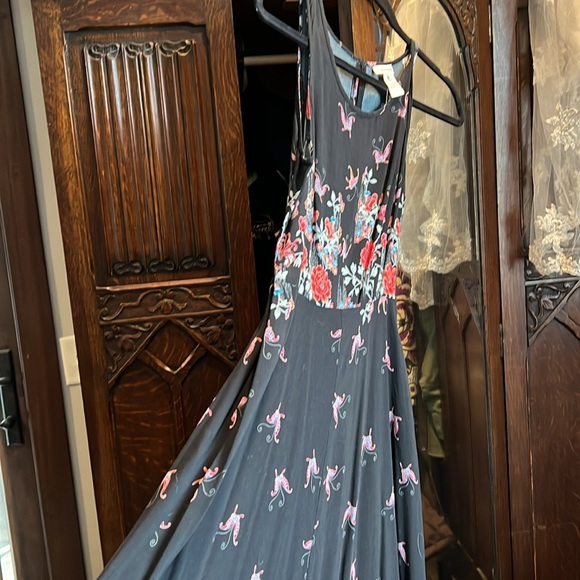 Gorgeous black floral pattern dress, by Sundance size 2 - Picture 5 of 9